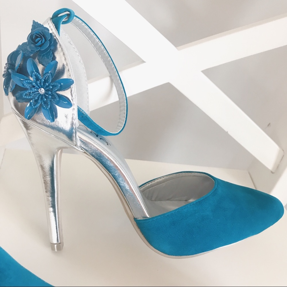 Brand New Size 8 blue and silver Stillettos